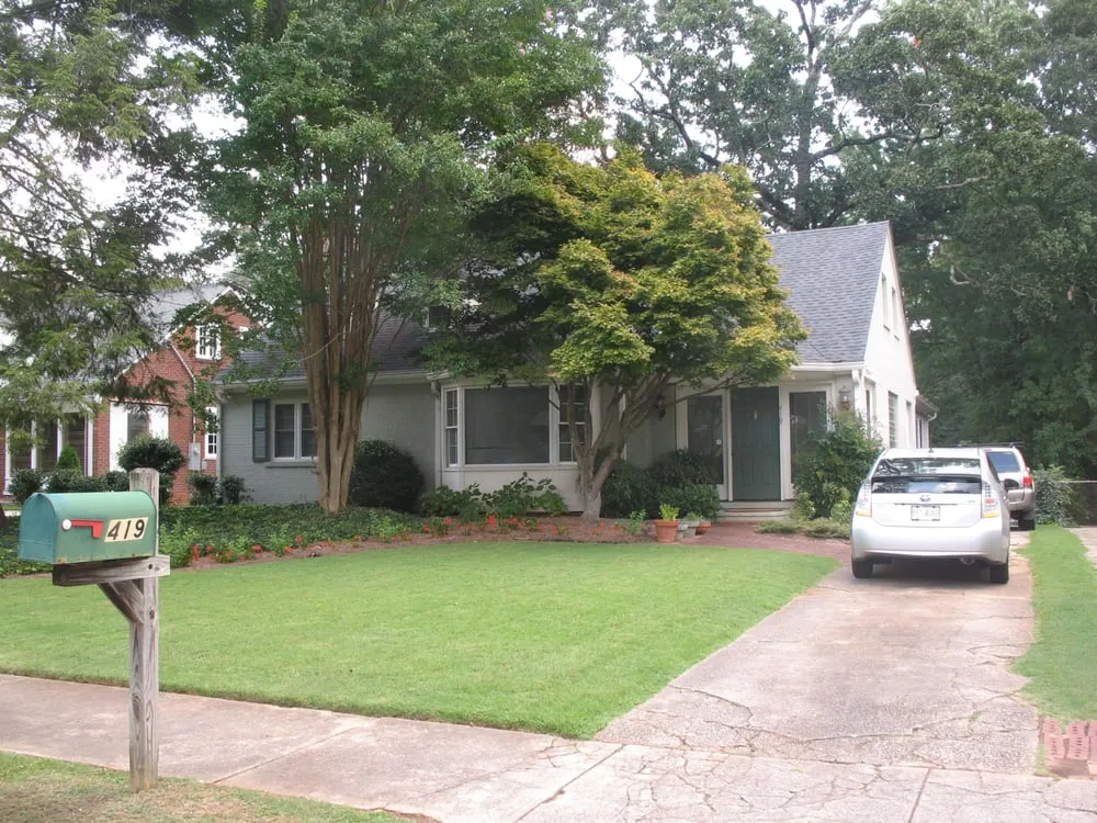 Trusted lawn mowing service near you in Decatur, GA by Barnaby's Green Thumb