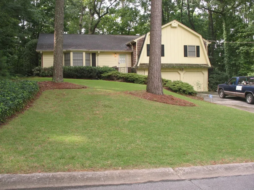 Top-rated yard maintenance in Decatur, GA - Barnaby's Green Thumb