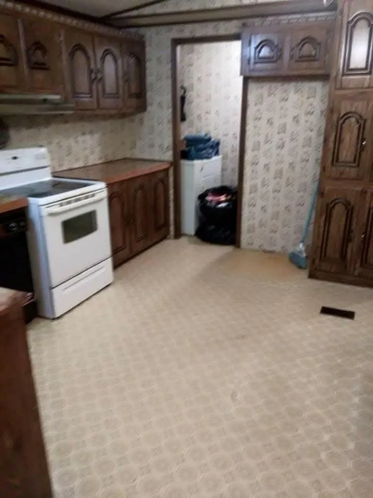 Trusted yard cleanup service in Summerville, SC by Barnes Yard Care And Houses Repair