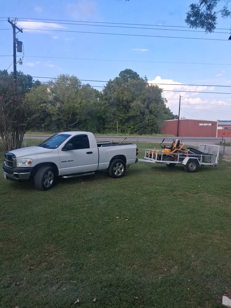 Professional yard maintenance in Canton, TX by Barnett Landscaping And Window Washing