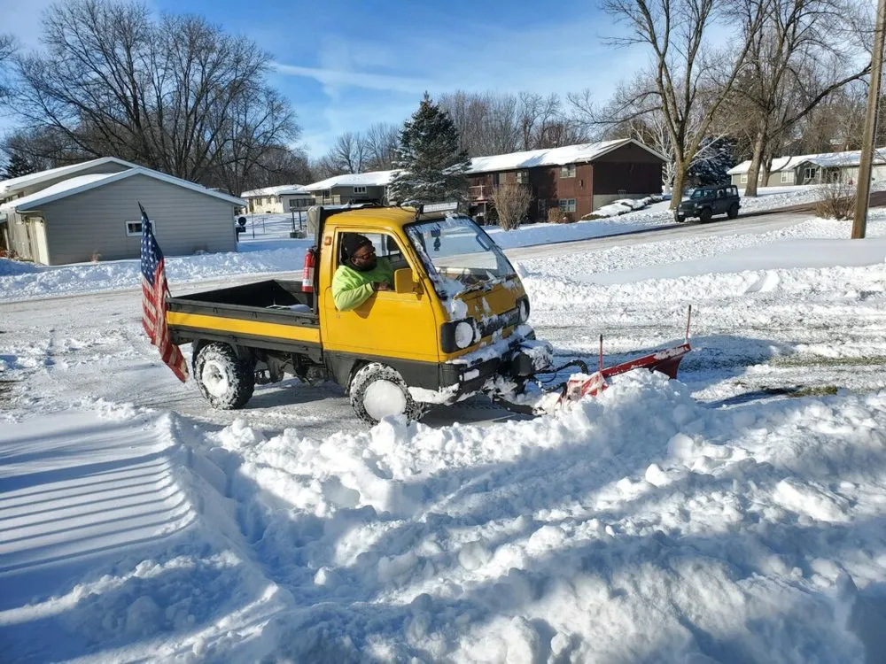 Expert yard maintenance in Windom, MN by Barnett Pro Care