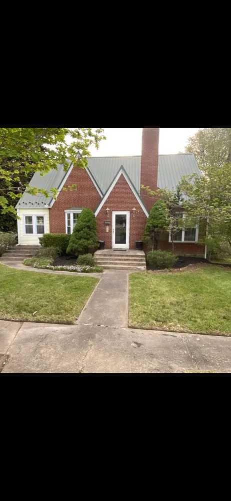 Professional lawn care service in Greenup, KY - Barnhart’s Land Management