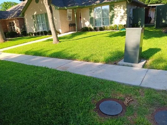 Barragan Lawn Care Logo