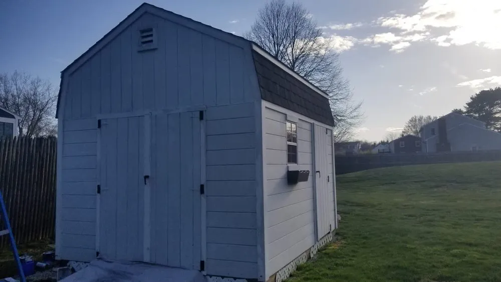 Expert lawn care service experts serving Middletown, RI - Barrera Landscaping