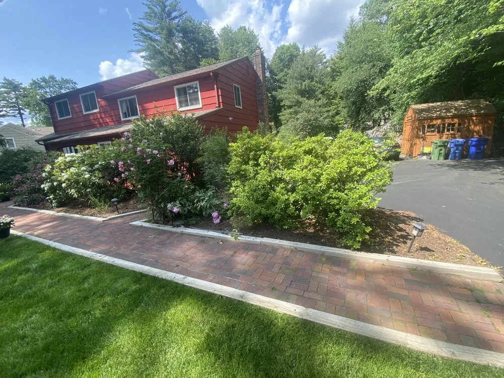 Local garden landscaping in West Simsbury, CT by Barreto Landscaping