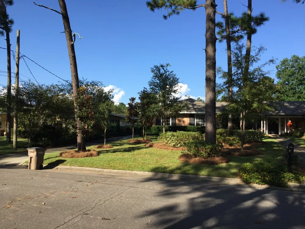 Reliable yard maintenance for homes across Gulf Breeze, FL - Barrett Landscape