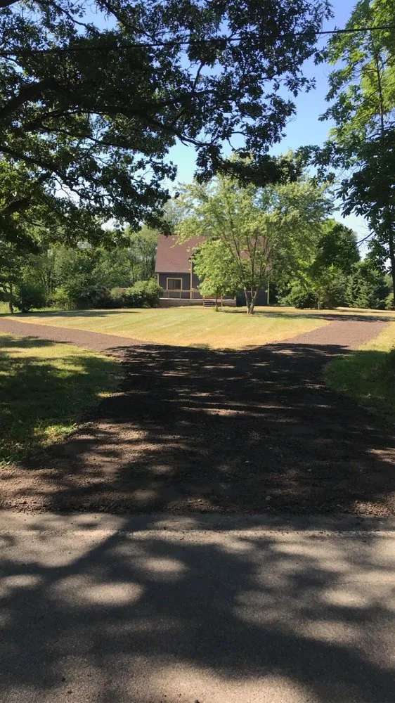 Affordable yard maintenance in Jackson, MI by Barrett Landscaping