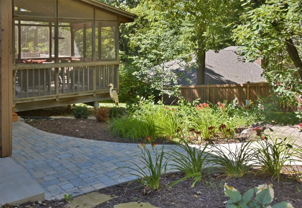 Professional yard maintenance experts serving Minneapolis, MN - Barrett Lawn Care