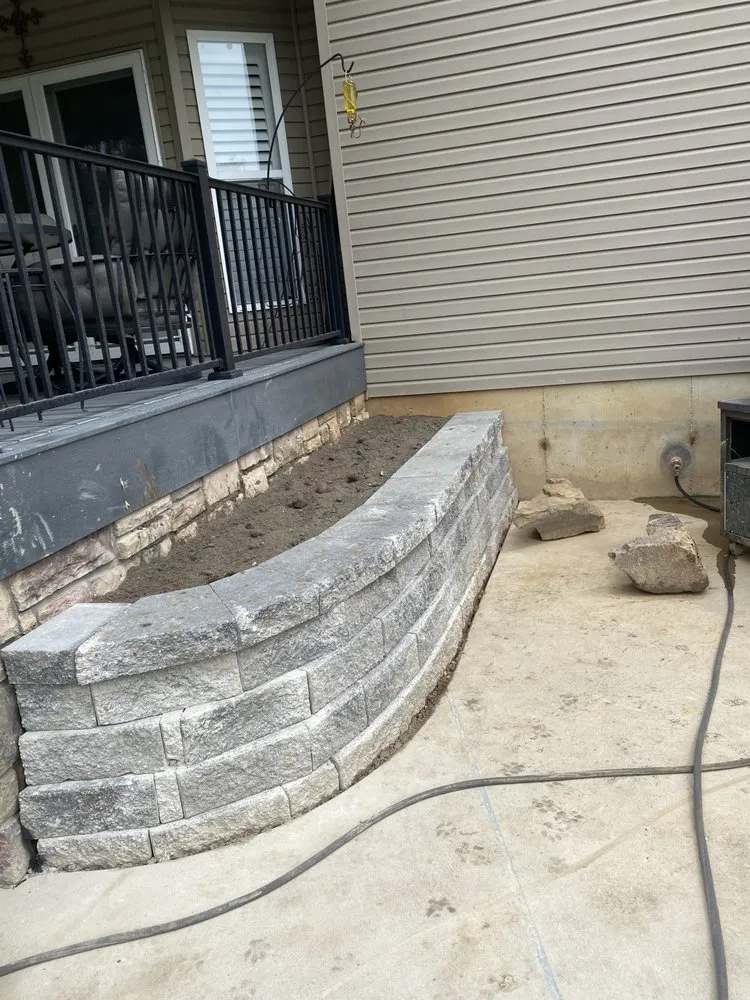 Reliable yard cleanup service for homes in Overland, MO by Barrios Service Landscaping