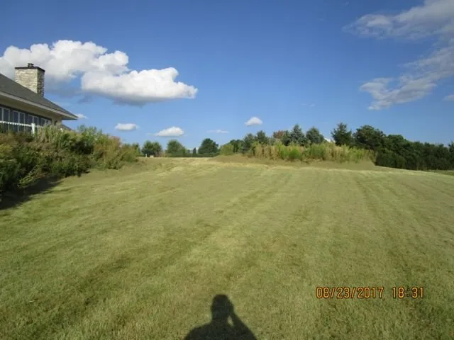 Top-rated yard cleanup service experts serving Lake Zurich, IL - Barris Enterprises