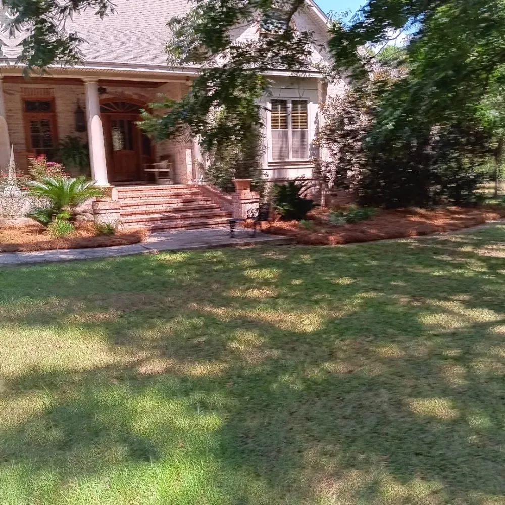 Custom landscape installation experts serving Columbia, MS - Barris Quality Landscaping