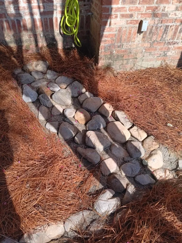 Expert lawn care service experts serving Columbia, MS - Barris Quality Landscaping