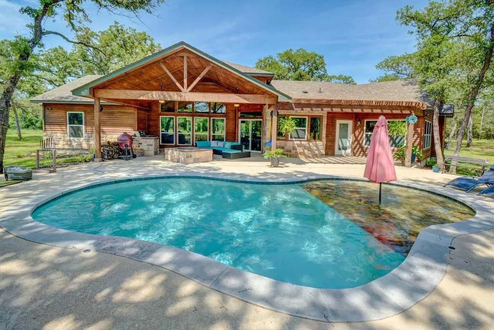 Custom landscape installation in Rosanky, TX - Barron Homes