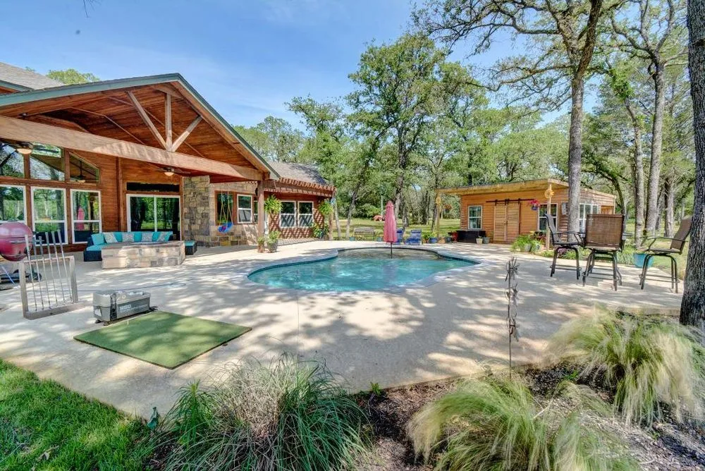 Reliable outdoor landscaping for year-round maintenance in Rosanky, TX by Barron Homes