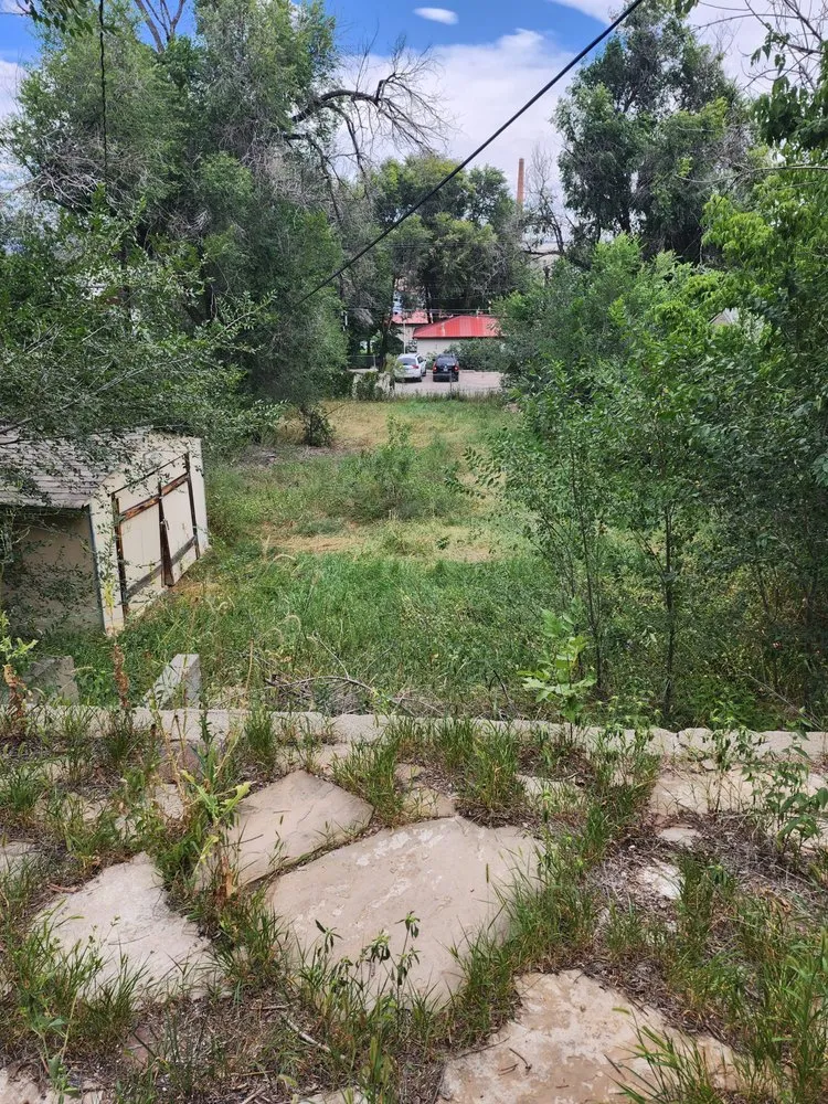 Reliable lawn mowing service in Colorado Springs, CO - Barron Landscape