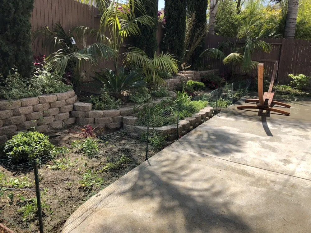 Trusted lawn mowing service experts serving Parrish, FL - Barrons Gardening Service