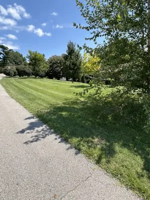 Barr’s Lawn Care Logo