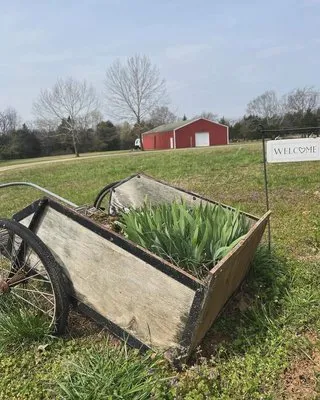 Bartlett 's Painting and Home repairs Logo