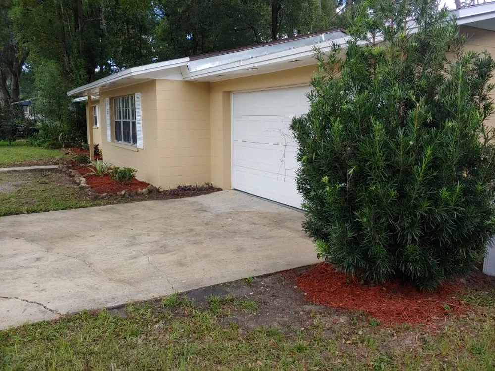 Custom lawn care service in Anthony, FL - Bartley McKeown