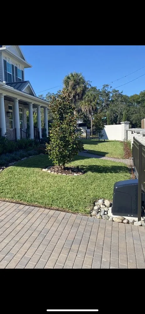 Custom garden landscaping in Tampa, FL - Barton Landscape
