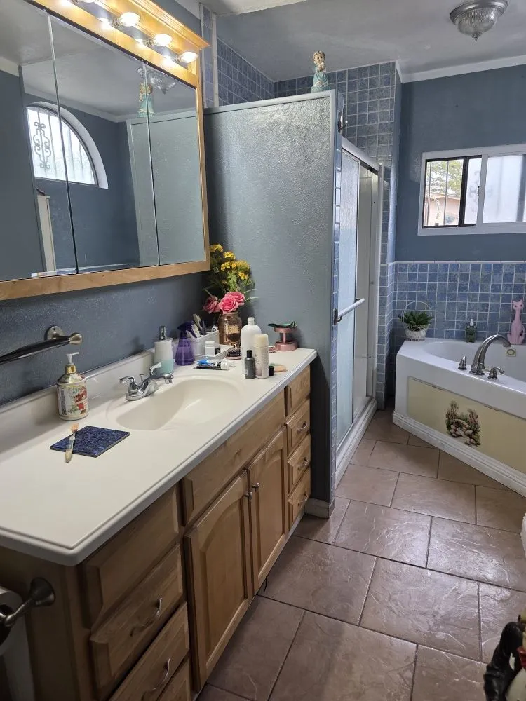 Reliable garden landscaping for year-round maintenance in Albuquerque, NM by Basulto Cleaning