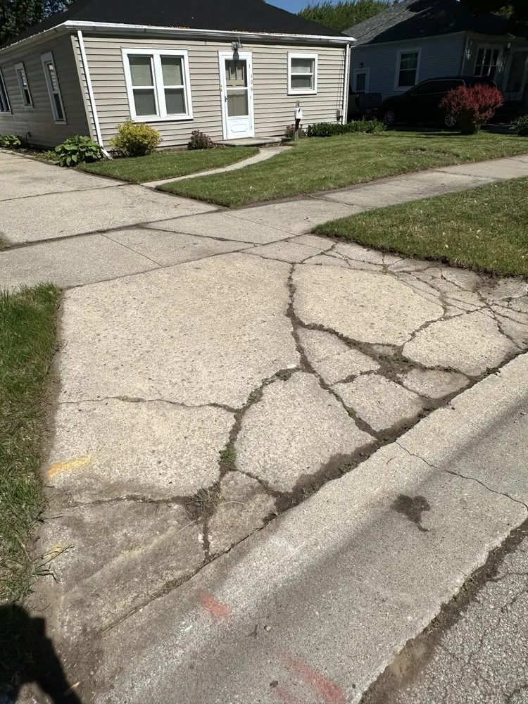 Trusted yard cleanup service in Green Bay, WI - Batal Lawn Care