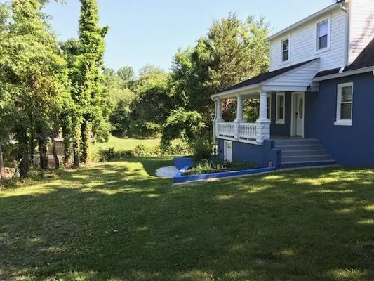 Baten Construction and Landscaping Logo