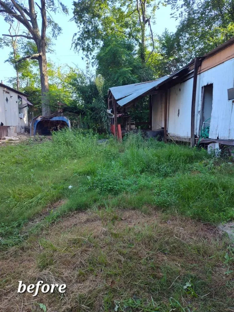 Reliable yard maintenance for homes in Nacogdoches, TX by Batista Solution