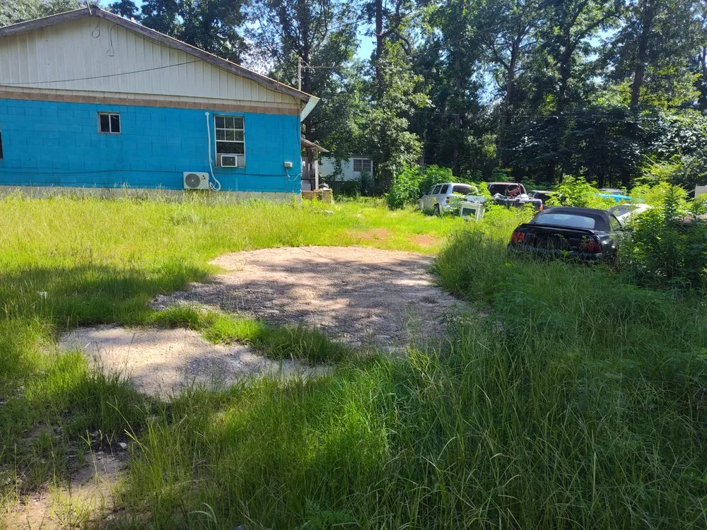 Custom garden landscaping for beautiful yards in Nacogdoches, TX by Batista Solution