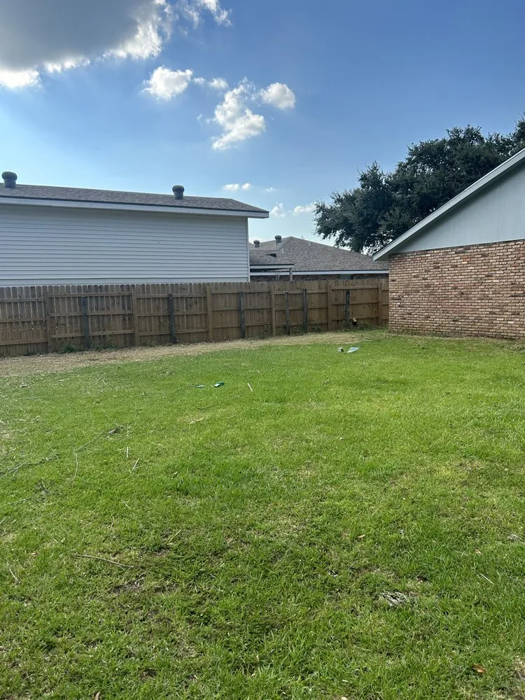 Professional residential landscaping experts serving Lafayette, LA - Batiste Cuts And Landscaping