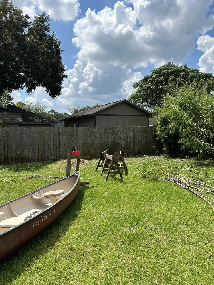 Local yard cleanup service experts serving Lafayette, LA - Batiste Cuts And Landscaping