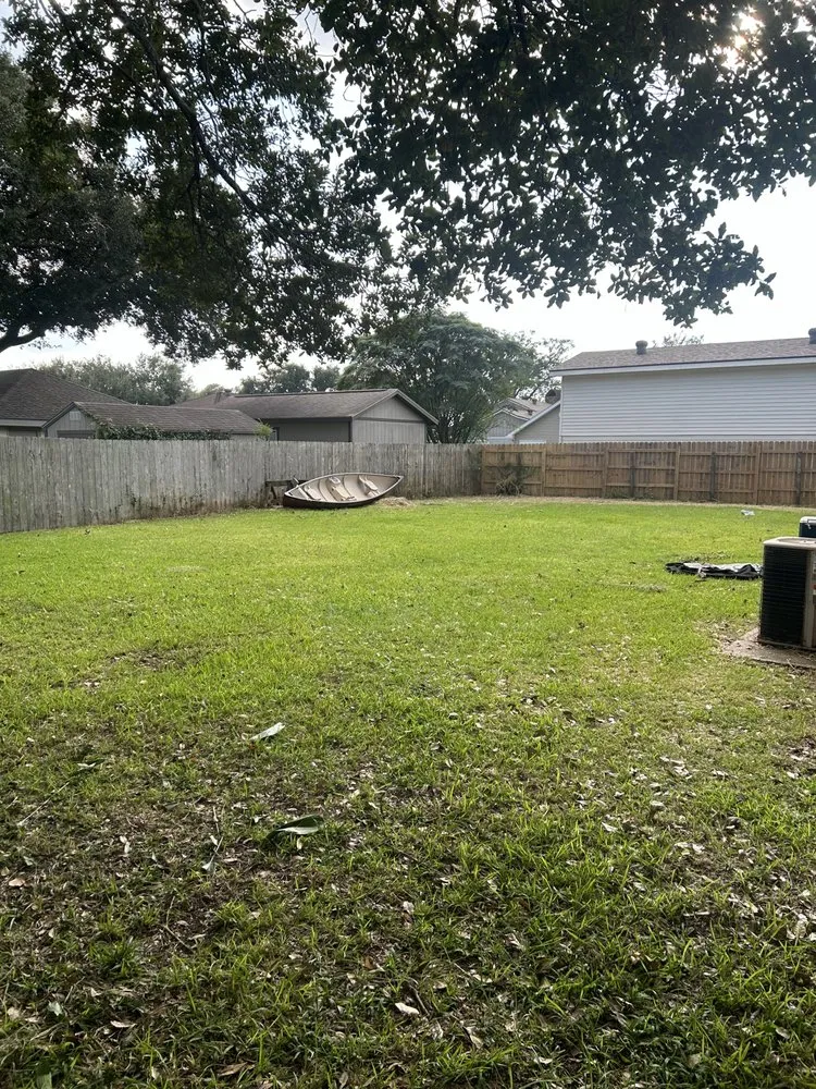 Local residential landscaping for beautiful yards in Lafayette, LA by Batiste Cuts And Landscaping