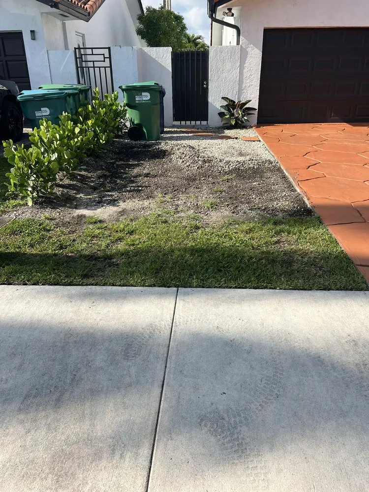Reliable yard maintenance in Kendall, FL by Batres Landscaping