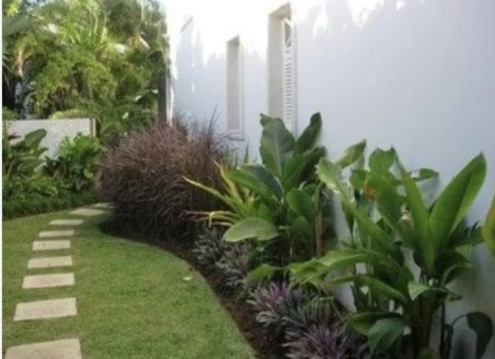 Expert garden landscaping with custom design in Kendall, FL by Batres Landscaping