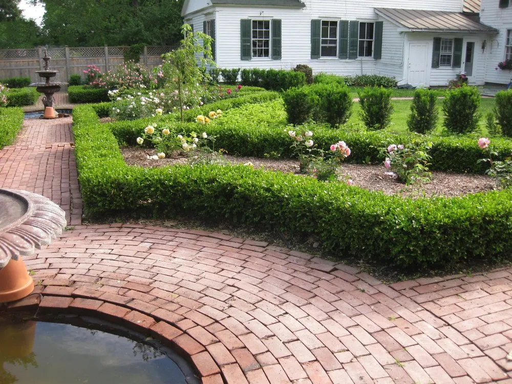 Expert residential landscaping for beautiful yards in Battle Creek, MI by Battle Creek Landscape Service