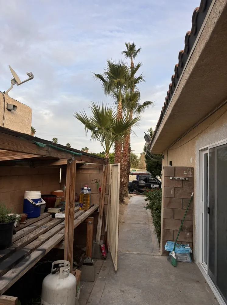 Custom lawn mowing service for homes in Cathedral City, CA by Baudelio Gardening