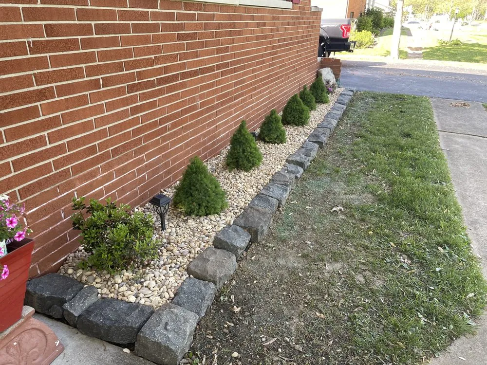 Top-rated garden landscaping for residential properties in Mascoutah, IL by Bauer’s Care