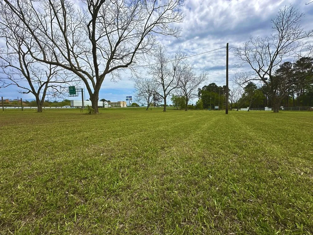 Professional outdoor landscaping in Jennings, FL by Bautista Landscape & Lawn Care