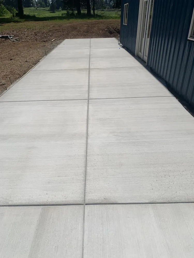 Affordable outdoor landscaping in Canby, OR by Bautista Masonry