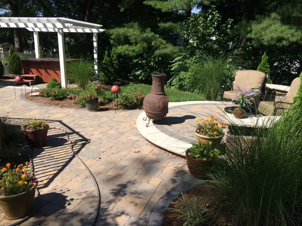 Affordable outdoor landscaping in Chesterfield, MO by Baxter Gardens of Chesterfield