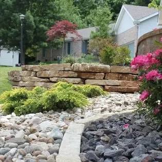 Custom outdoor landscaping in Ofallon, MO - Baxter Gardens West