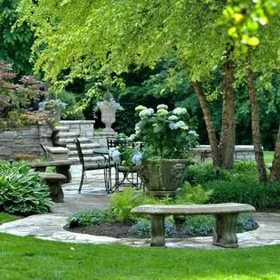 Trusted lawn care service in Ofallon, MO - Baxter Gardens West