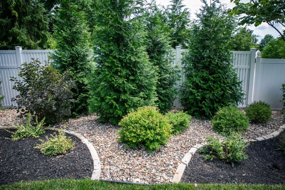 Top-rated outdoor landscaping for homes in Ofallon, MO by Baxter Gardens West