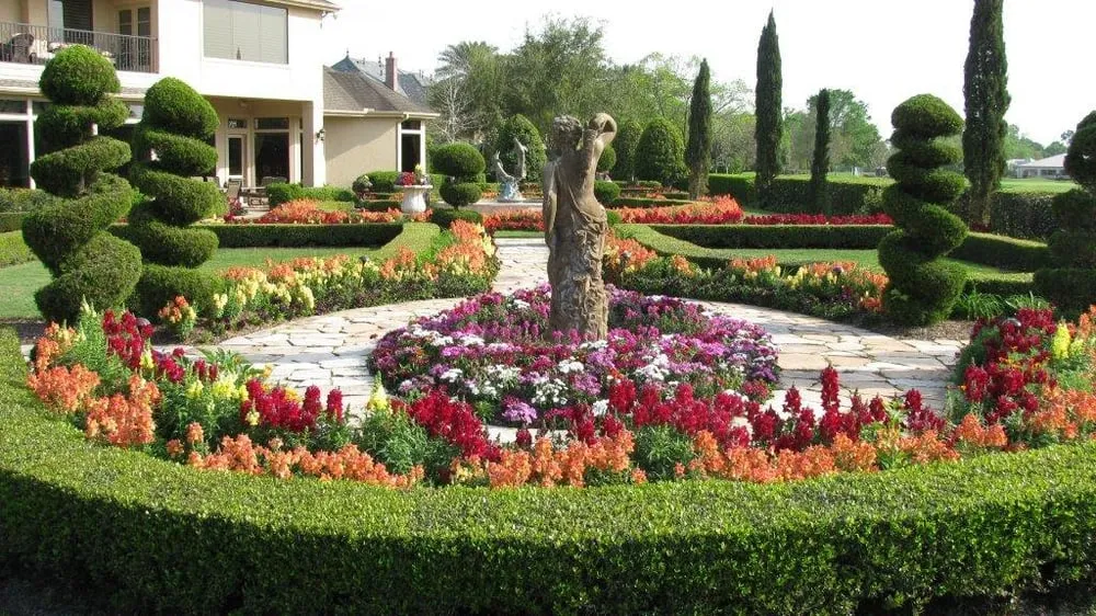 Professional lawn care service in Seabrook, TX - Bay Area Design & Landscape