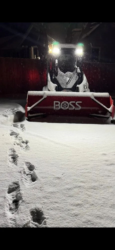 Reliable yard cleanup service for homes in Hampton, VA by Bay Area Landscaping