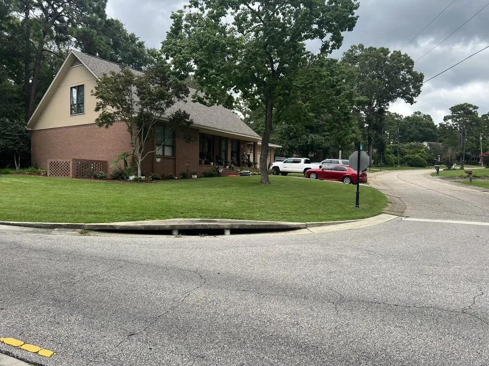 Trusted outdoor landscaping for homes in Daphne, AL by Bay Blades Lawn Care