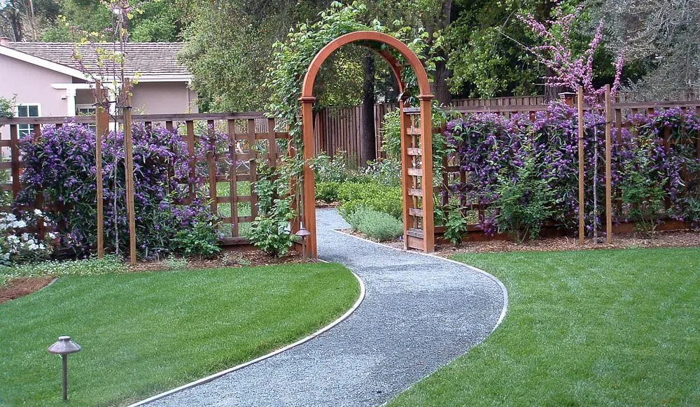 Custom yard cleanup service in Mountain View, CA by Bay Scenery