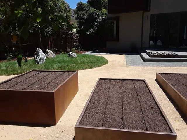 Custom lawn care service experts serving Mountain View, CA - Bay Scenery