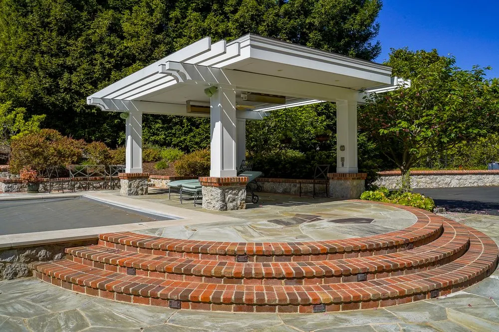 Trusted yard cleanup service with custom design in Mountain View, CA by Bay Scenery