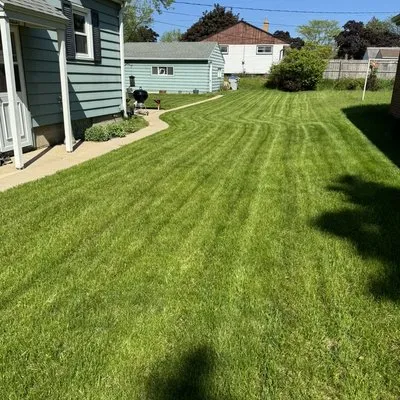 Bay View Lawn Care Logo